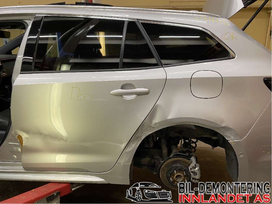 Siderute venstre bak til Toyota Corolla, 2019-->>  (TOYOTA HYBRID|6810402601)