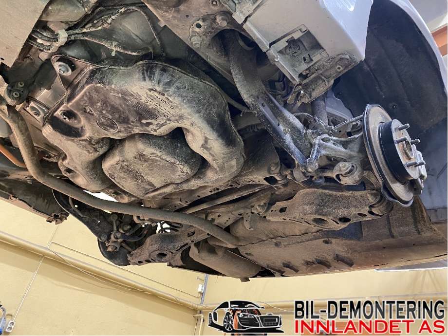 Travers bak til Toyota Corolla 2019-->>  (TOYOTA HYBRID|5120602090|)