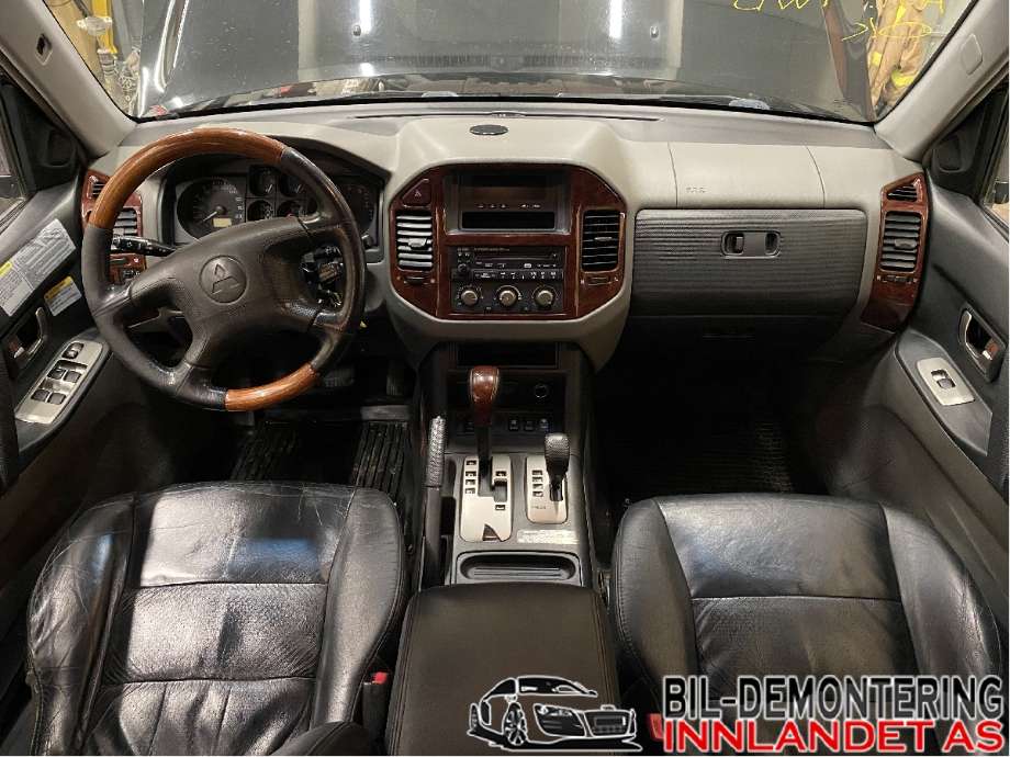 Dashbord til Mitsubishi Pajero, 2000-2006 (Type III) (MITSUBISHI|MR532854)