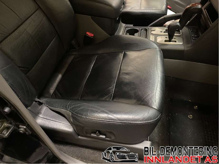 Sete foran høyre til Mitsubishi Pajero 2000-2006 (Type III) (MITSUBISHI|)