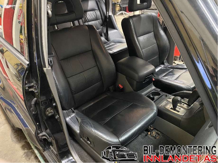 Sikkerhetsbelte foran høyre til Mitsubishi Pajero, 2000-2006 (Type III) (MITSUBISHI|MR634344)