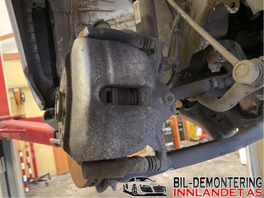 Bremsecaliper høyre foran til VW e-Golf, 2017-2020 (Fase 2)  (VOLKSWAGEN|8V0 615 124)