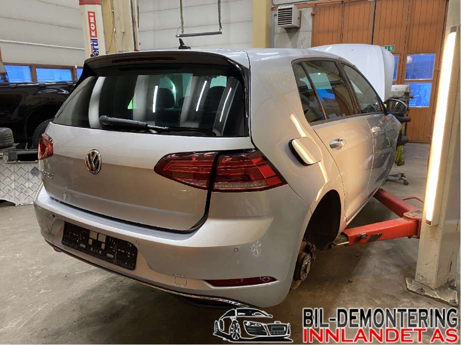 Sensor radar til VW e-Golf, 2017-2020 (Fase 2)  (VOLKSWAGEN|5Q0 907 686 C)