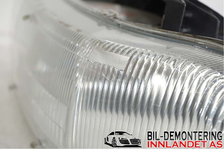 Frontlykt venstre halogen til Chevrolet Suburban 2002-2006  (CHEVROLET|16526133|)