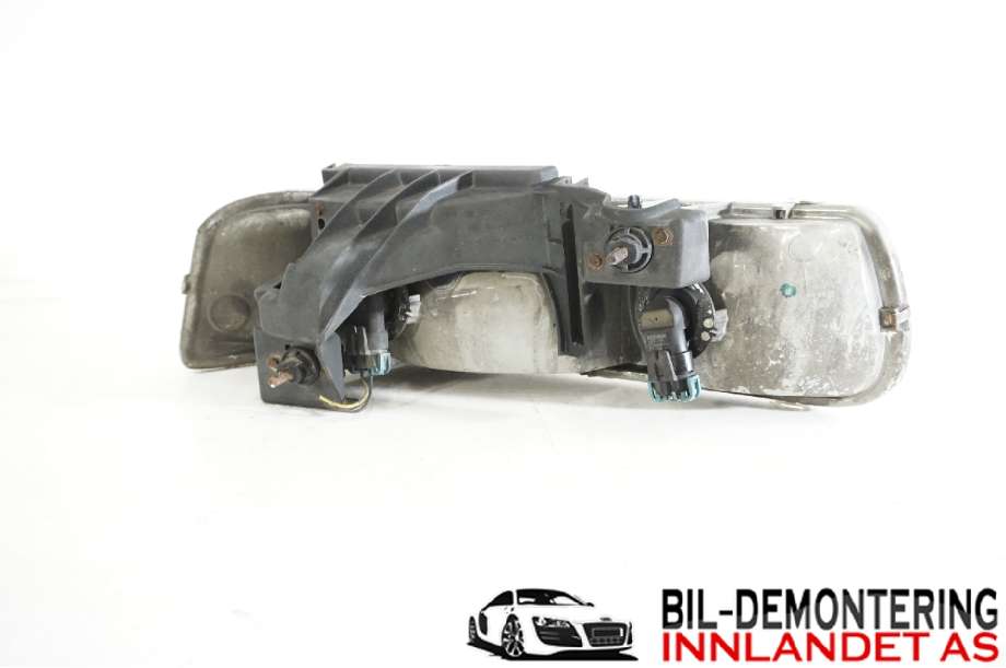Frontlykt venstre halogen til Chevrolet Suburban 2002-2006  (CHEVROLET|16526133|)