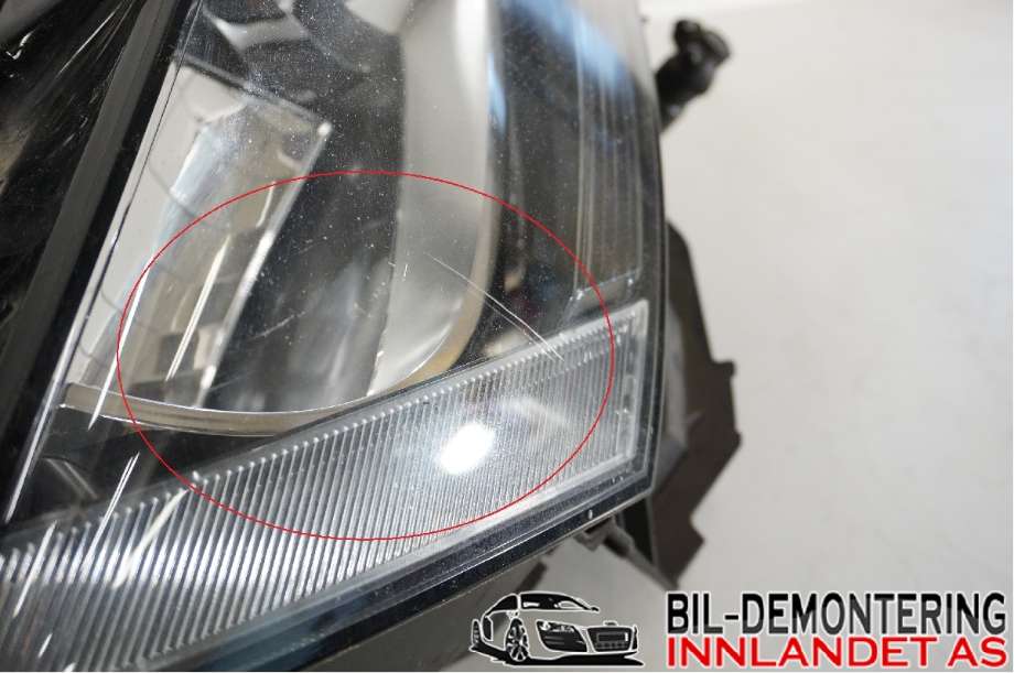 Frontlykt høyre halogen til Audi Q5 2008-2012 (Type I, Fase 1)  (AUDI|8R0 941 030 L|8R0941030L|)