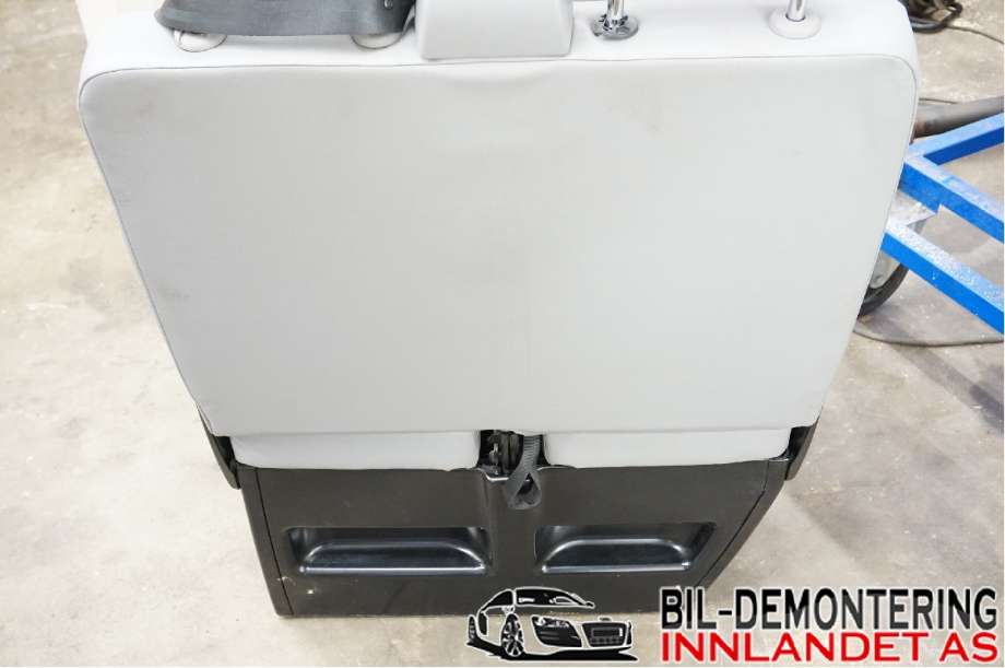 Sete foran høyre til VW Transporter / Caravelle 2009-2015 (Fase 2) (T5) (T5) (VOLKSWAGEN|7E1 881 681 A||7H0 881 375 F)