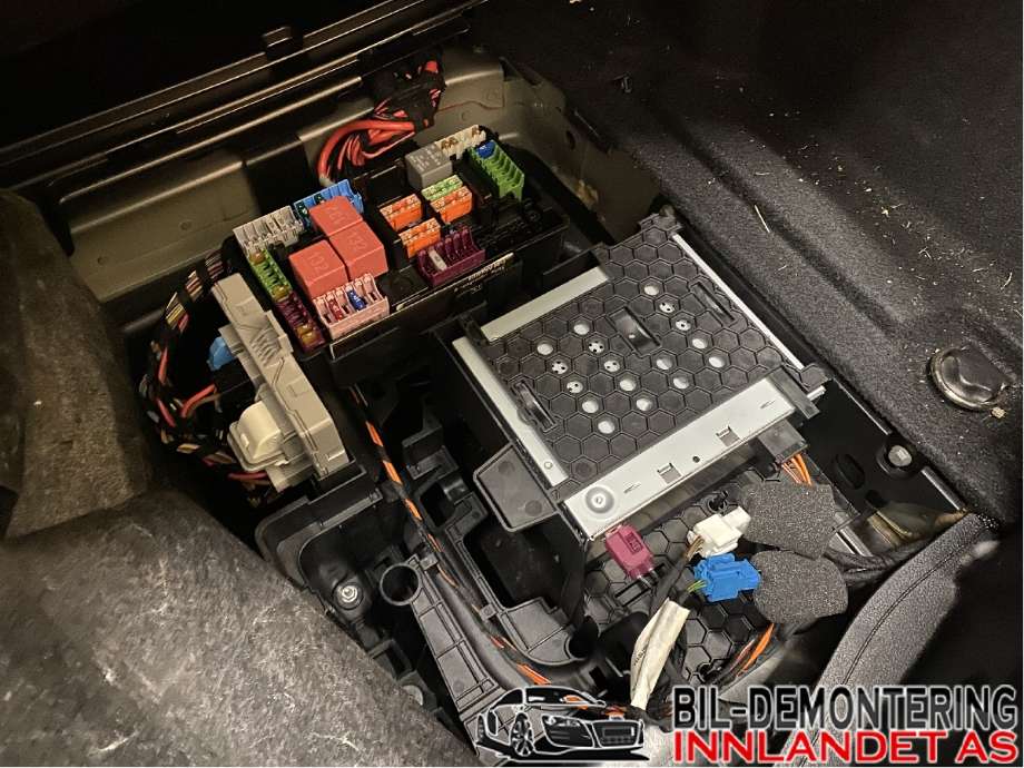 Bilstereo diverse til Mercedes C-Klasse, 2018-2021 (Fase 2) (W205) (W205) (MERCEDES|A 222 900 89 11)