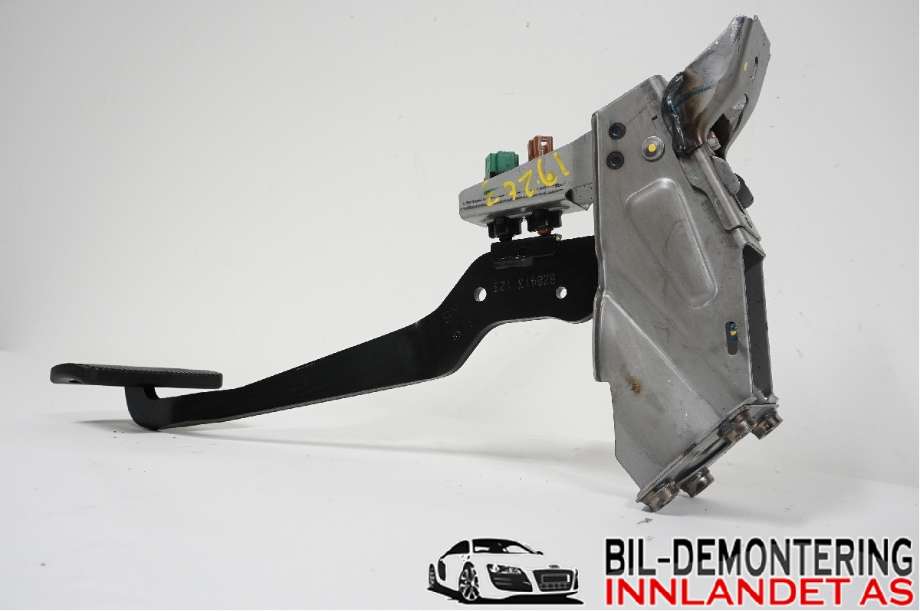 Pedal gass/brems/clutch til Nissan Navara 2016-->> (D23) (D23) (NISSAN|465014KD0B|)