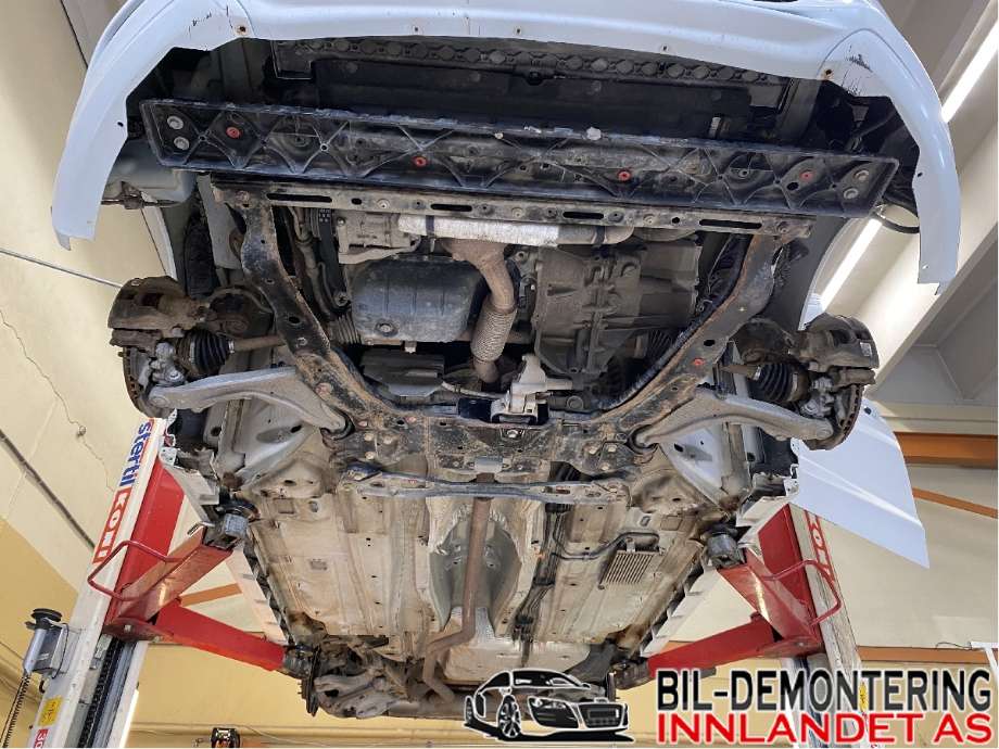 Travers foran hoved til Ford Mondeo, 2014-2019 (Type V, Fase 1)  (FORD|DG9C-5C145-FFH)