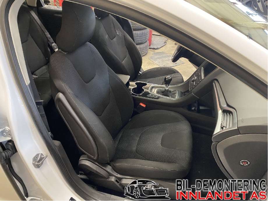 Sete foran høyre til Ford Mondeo, 2014-2019 (Type V, Fase 1)  (FORD|)