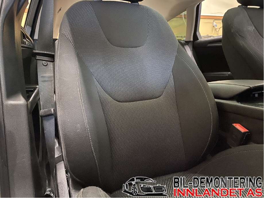 Sete foran høyre til Ford Mondeo 2014-2019 (Type V, Fase 1)  (FORD|)