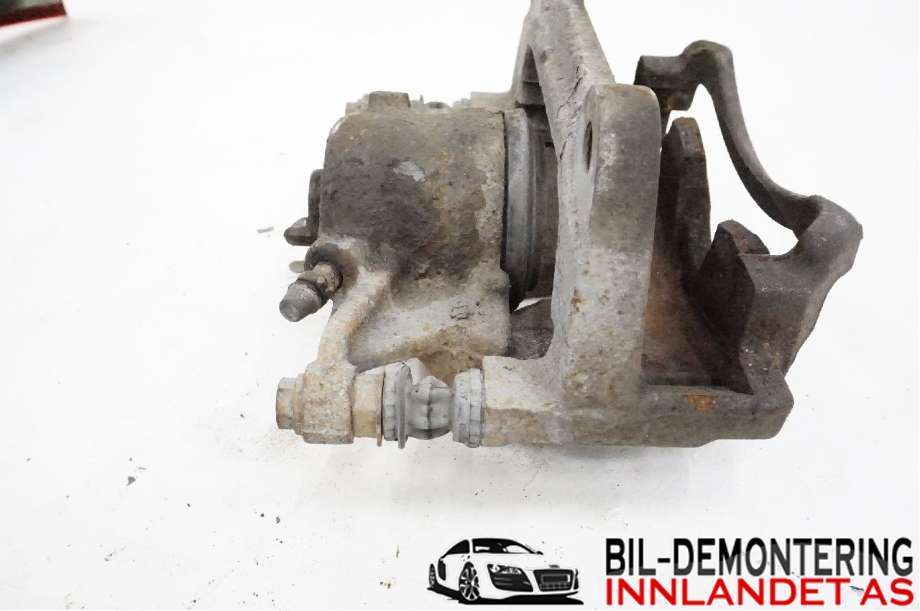 Bremsecaliper venstre foran til Škoda Octavia 2013-2016 (Type III, Fase 1)  (SKODA|8V0 615 123 A|)