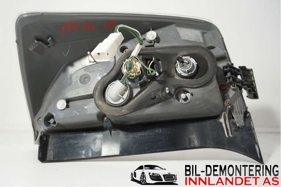 Baklykt venstre til Toyota Prius 2009-2016 (Type III) (COMBI) (COMBI) (TOYOTA|8156147130|)