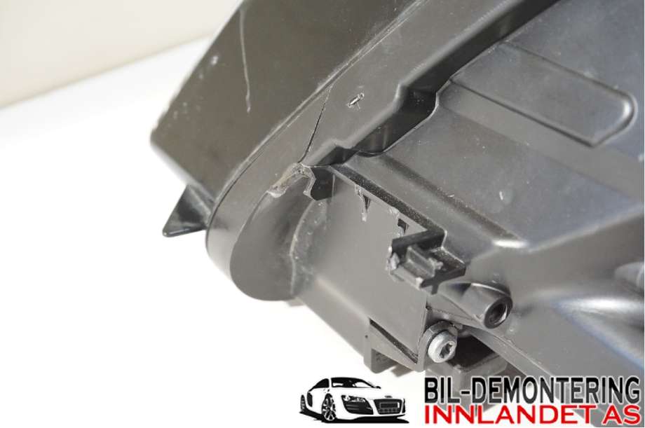 Frontlykt høyre halogen til Audi A3 2009-2012 (Type II, Fase 2)  (AUDI|8P0 941 030 BM||8K0 941 597 C)