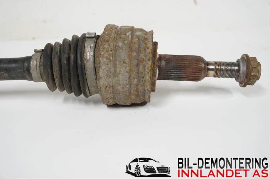 Drivaksel høyre bak til VW Transporter / Caravelle 2009-2015 (Fase 2) (T5) (T5) (VOLKSWAGEN|7E0 501 202|7E0 501 202 A|7E0501202)