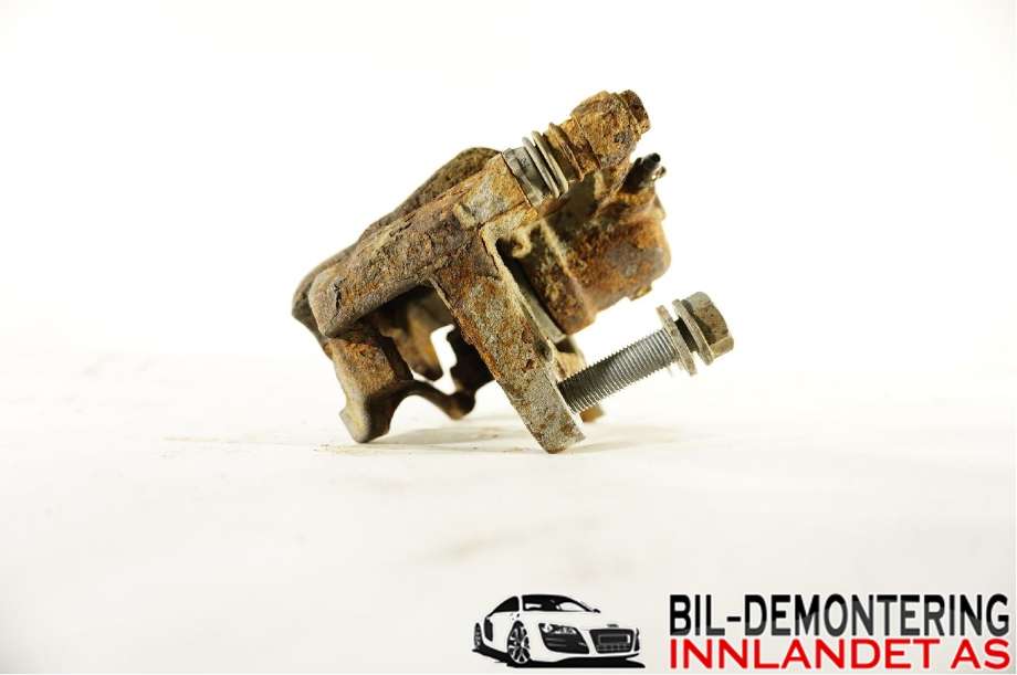 Bremsecaliper venstre foran til Audi A3 2012-2016 (Type III, Fase 1)  (AUDI|8V0 615 123 A|)