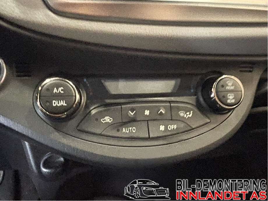Varmeapparat betjening til Toyota Yaris 2012-2014 (Type III, Fase 1) (TOYOTA|559000D340C0|)