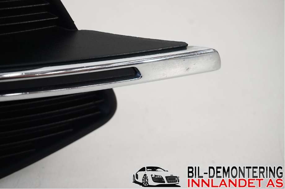 Grill høyre til Audi A3 2012-2016 (Type III, Fase 1) (AUDI|8V4 807 682 A|)