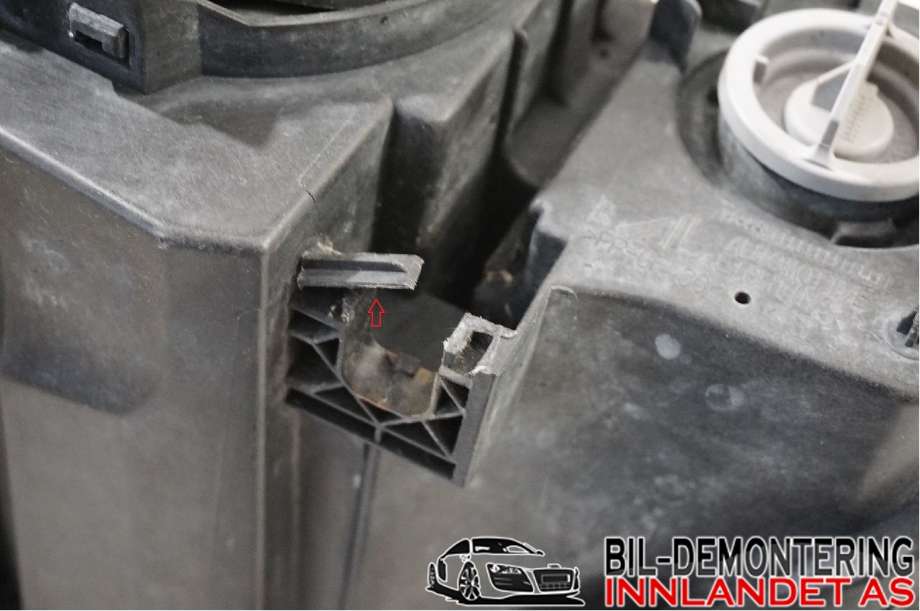 Frontlykt høyre halogen til Audi A4 2004-2008 (Type III) (B7) (B7) (AUDI|8E0 941 030 AS|)