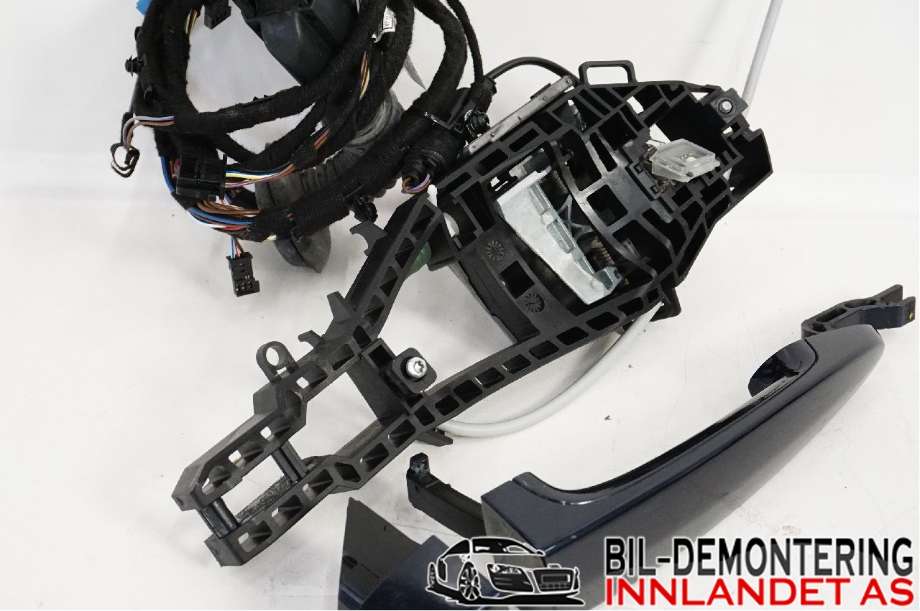Dørhåndtak utv høyre bak til BMW 3-Serie 2012-2018 (F30/F31/F34) (F30/F31/F34) (BMW|51 21 7 242 568|51 21 7 207 562|)