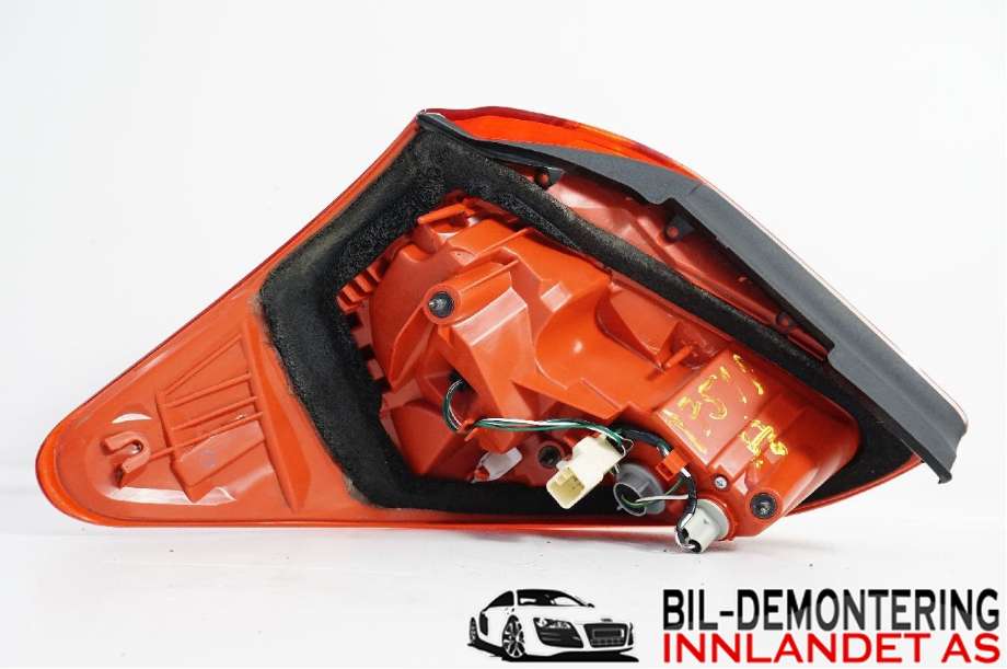 Baklykt høyre til Toyota RAV4 2009-2013 (Type III, Fase 2)  (TOYOTA|8155142120|)