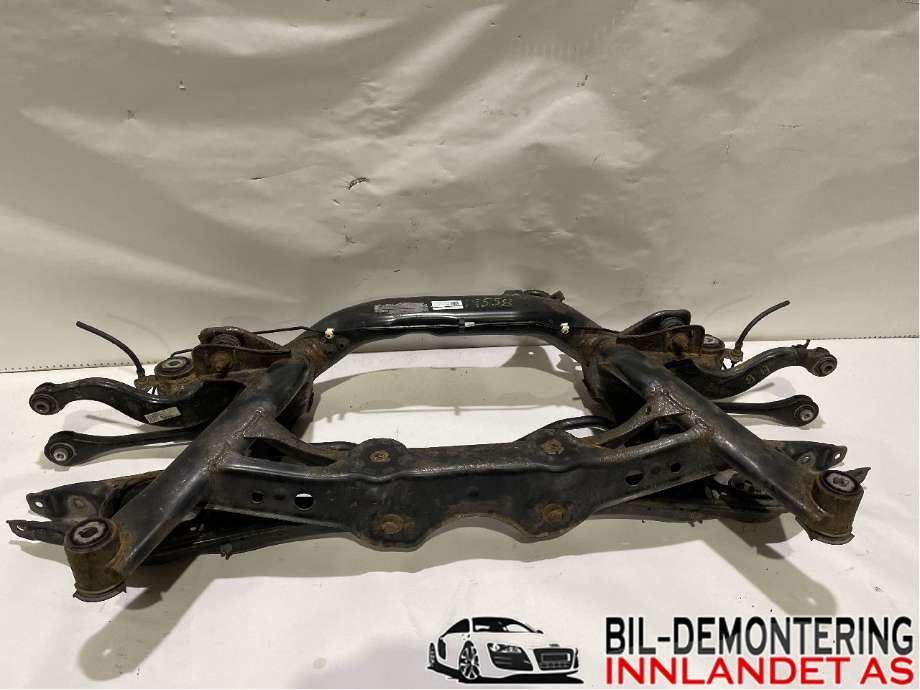 Travers bak til VW Passat, 2015-2019 (Fase 1) (B8) (B8) (VOLKSWAGEN|3Q0 505 235 M)