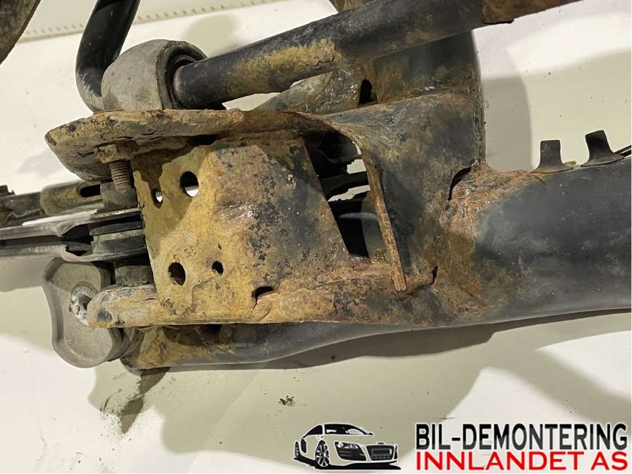 Travers bak til VW Passat 2015-2019 (Fase 1) (B8) (B8) (VOLKSWAGEN|3Q0 505 235 M|)