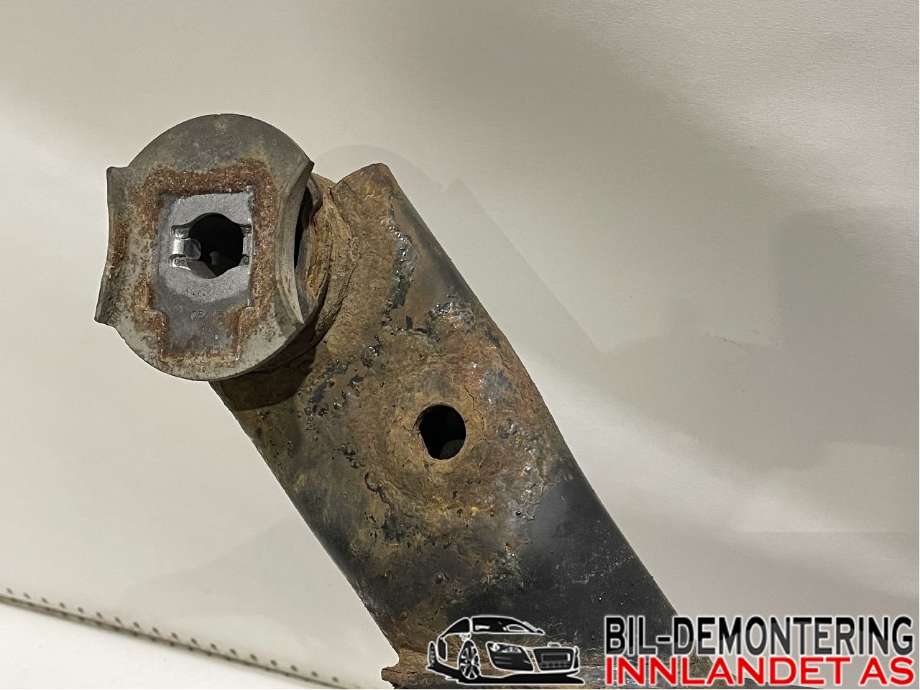Travers bak til VW Passat 2015-2019 (Fase 1) (B8) (B8) (VOLKSWAGEN|3Q0 505 235 M|)