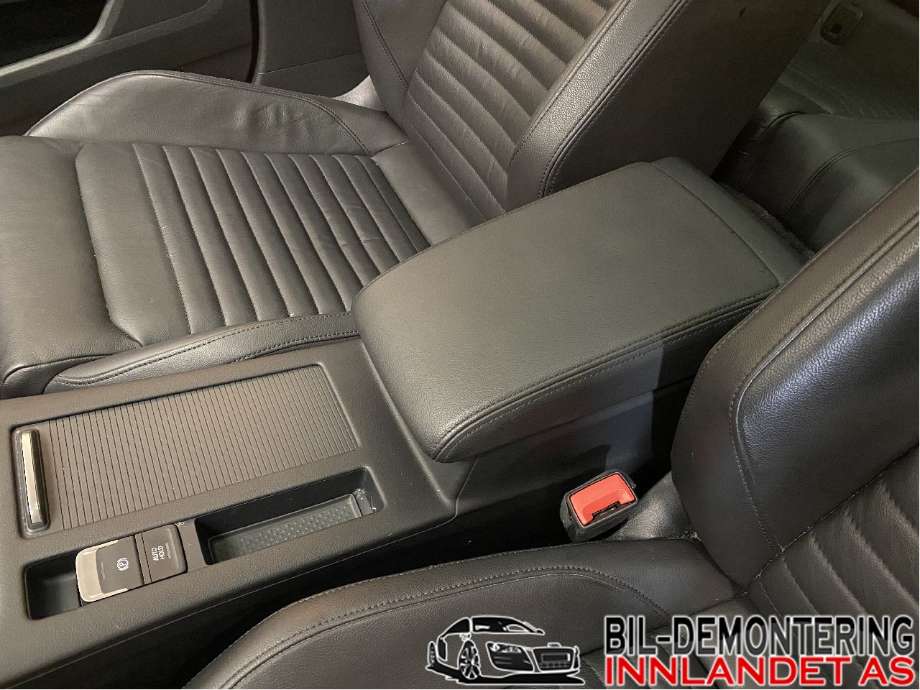 Sete armlene lokk til VW Passat 2015-2019 (Fase 1) (B8) (B8) (VOLKSWAGEN|3G0 864 207 A|)