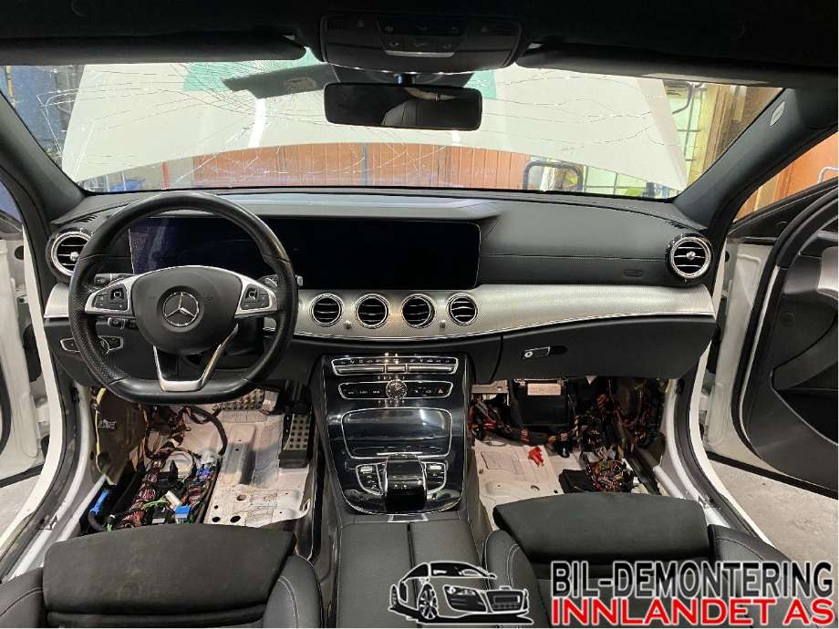 Airbag kne til Mercedes E-Klasse, 2016-2023 (W213) (W213) (MERCEDES|A 213 680 29 06)