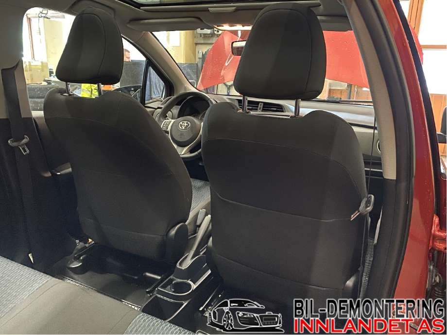 Sete foran høyre til Toyota Yaris 2012-2014 (Type III, Fase 1)  (TOYOTA|)