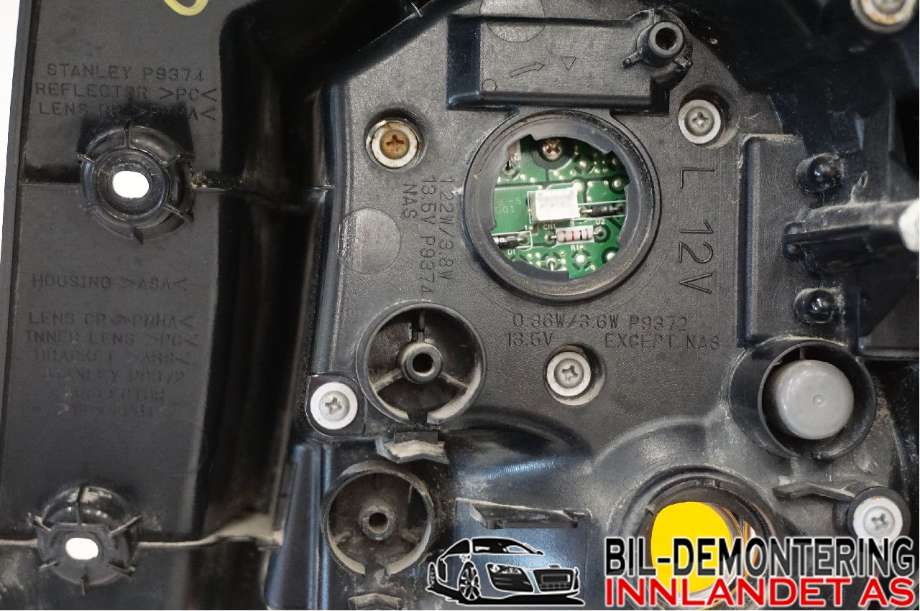 Baklykt venstre til Mitsubishi ASX 2010-2019  (MITSUBISHI|8330A689|)