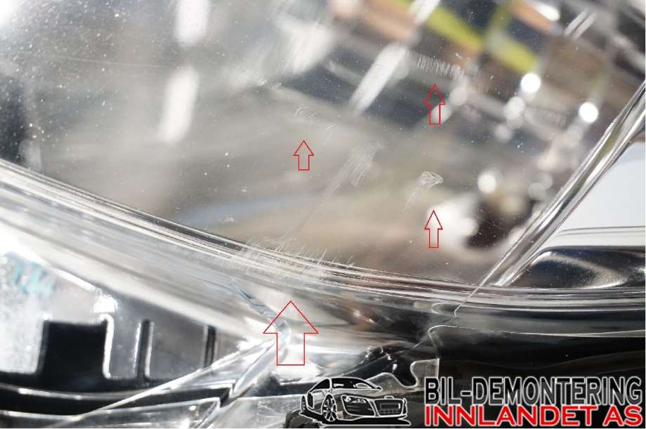 Frontlykt venstre halogen til Toyota Yaris 2012-2014 (Type III, Fase 1)  (TOYOTA|811700D450|)