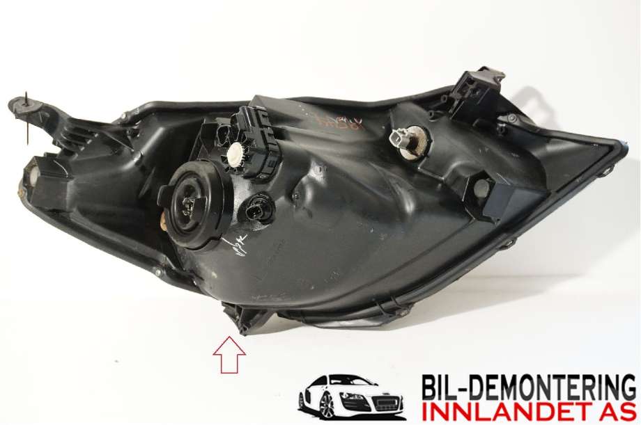 Frontlykt venstre halogen til Toyota Yaris 2012-2014 (Type III, Fase 1)  (TOYOTA|811700D450|)