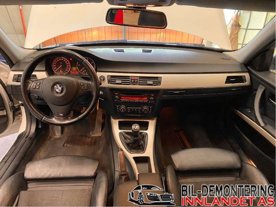 Dashbord til BMW 3-Serie, 2005-2011 (E90/E91/E92/E93) (E90/E91/E92/E93) (BMW|51 45 7 155 768)