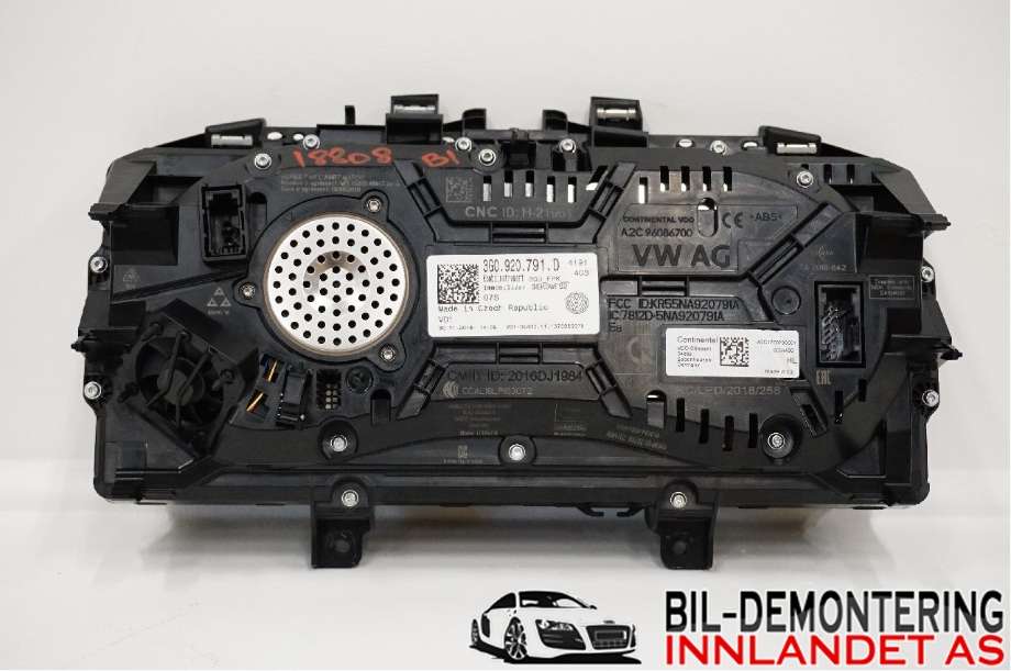 Instrumentpanel til VW Passat 2015-2019 (Fase 1) (B8) (B8) (VOLKSWAGEN|3G0 920 791 D|)