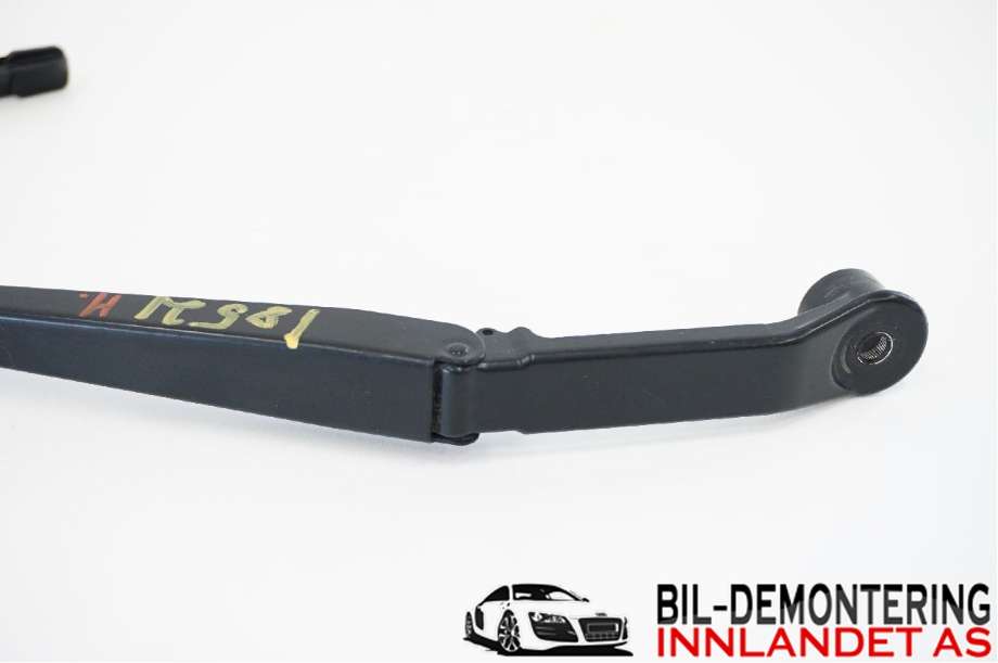 Viskerarmer frontrute til Mitsubishi Pajero 2016-2019 (Type IV, Fase 2) (MITSUBISHI|8250A201||14202P00)