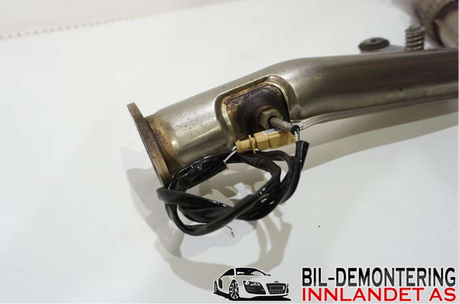 Eksos fremre til Audi A4 2015-2019 (Type V, Fase 1) (B9) (B9) (AUDI|8W0 253 300 F|8W0 253 300 BC|8W0253300F)