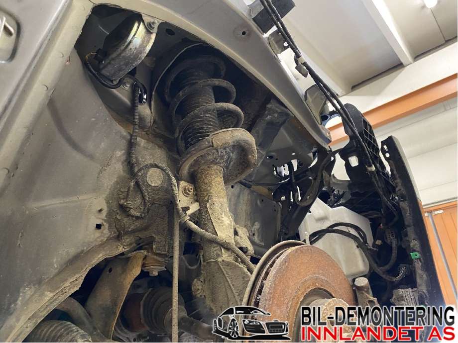 Fjærbein høyre foran til Volvo V40 2012-2019 (VOLVO|31406831|)