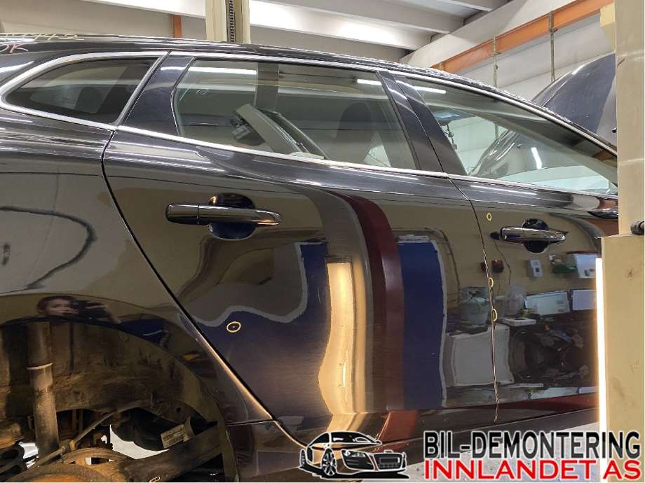 Dør høyre bak til Volvo V40 2012-2019 (VOLVO|32351000|)