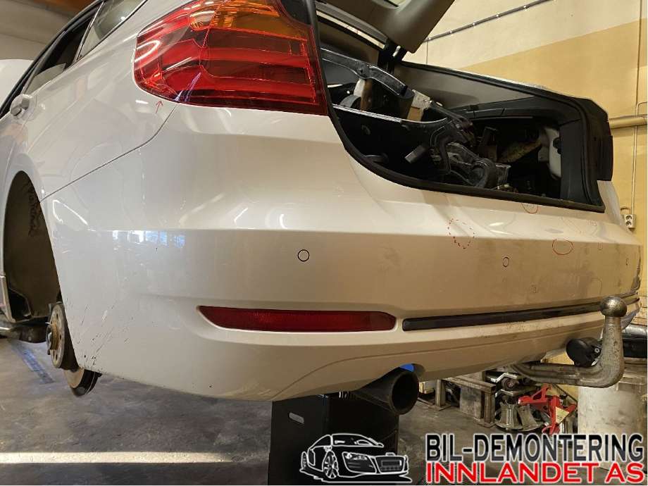 Støtfanger bak til BMW 3-Serie 2012-2018 (F30/F31/F34) (F30/F31/F34) (BMW|51 12 7 371 878|)