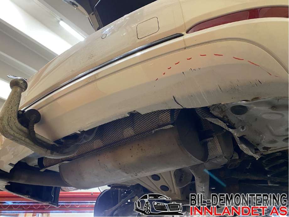 Støtfanger bak til BMW 3-Serie 2012-2018 (F30/F31/F34) (F30/F31/F34) (BMW|51 12 7 371 878|)