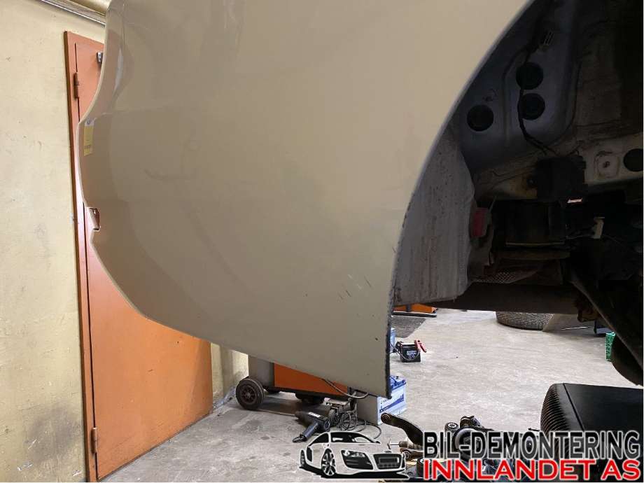 Støtfanger bak til BMW 3-Serie 2012-2018 (F30/F31/F34) (F30/F31/F34) (BMW|51 12 7 371 878|)