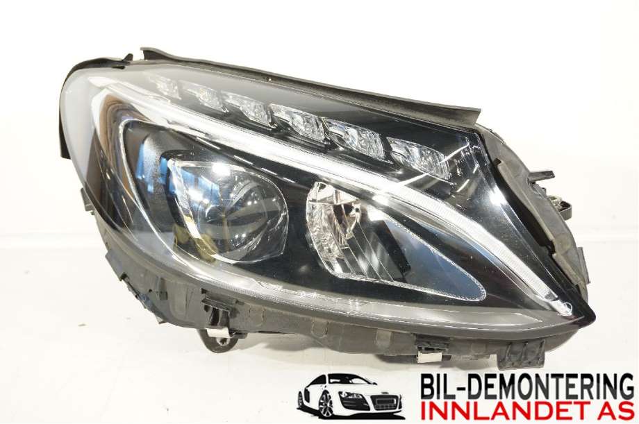 Frontlykt høyre halogen til Mercedes C-Klasse, 2018-2021 (Fase 2) (W205) (W205) (MERCEDES|A 205 906 74 03)