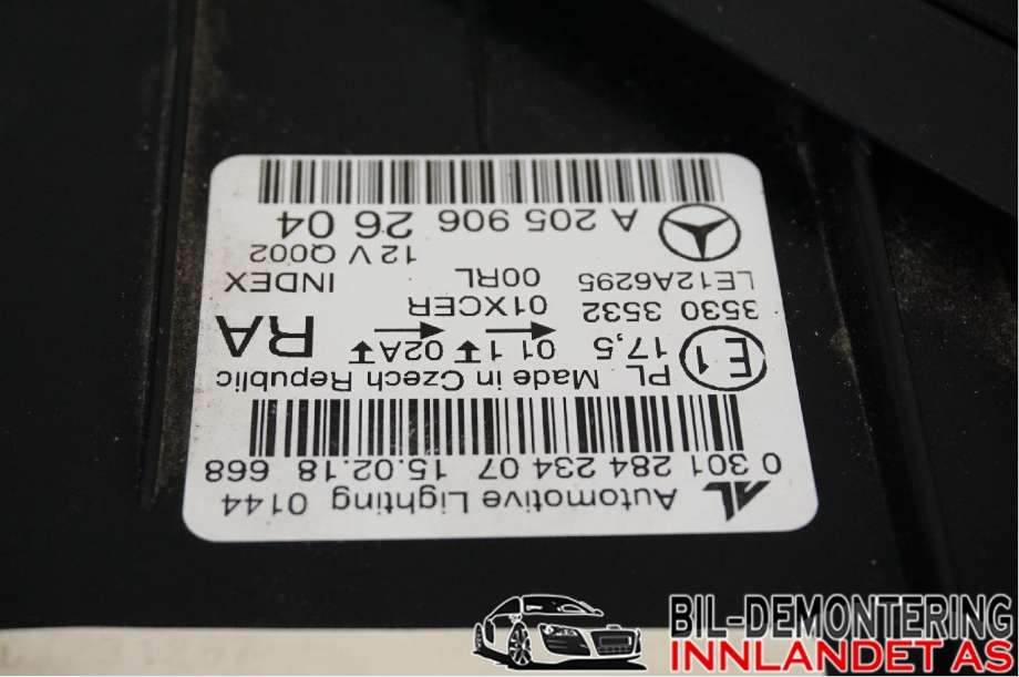 Frontlykt høyre halogen til Mercedes C-Klasse 2018-2021 (Fase 2) (W205) (W205) (MERCEDES|A 205 906 74 03|)
