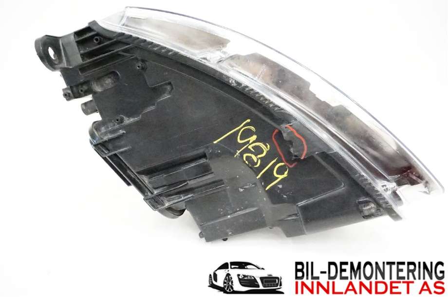 Frontlykt høyre halogen til Audi A6 2005-2008 (Type III, Fase 1) (C6) (C6) (AUDI|4F0 941 004 A|4F0 941 004 EA|)