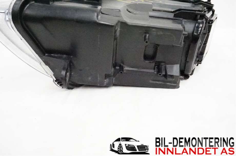 Frontlykt venstre halogen til Audi A6 2005-2008 (Type III, Fase 1) (C6) (C6) (AUDI|)
