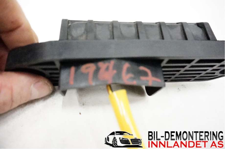 Bakluke/bakdør håndtak til Mitsubishi Outlander 2012-2015 (Type III, Fase 1)  (MITSUBISHI|5810A077|)