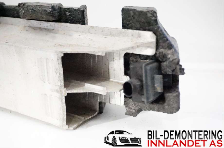 Støtfangerforsterkning foran til BMW 3-Serie 2012-2018 (F30/F31/F34) (F30/F31/F34) (BMW|51 11 7 275 178|51 11 7 295 543|)